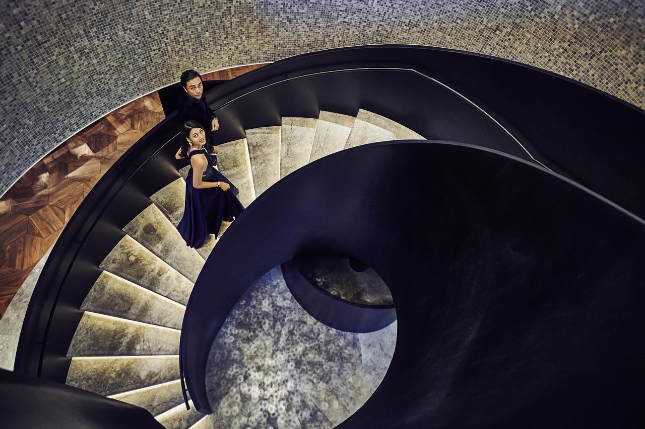 Silks Club Hotel Kaohsiung Eksteriør billede Spiral staircase
